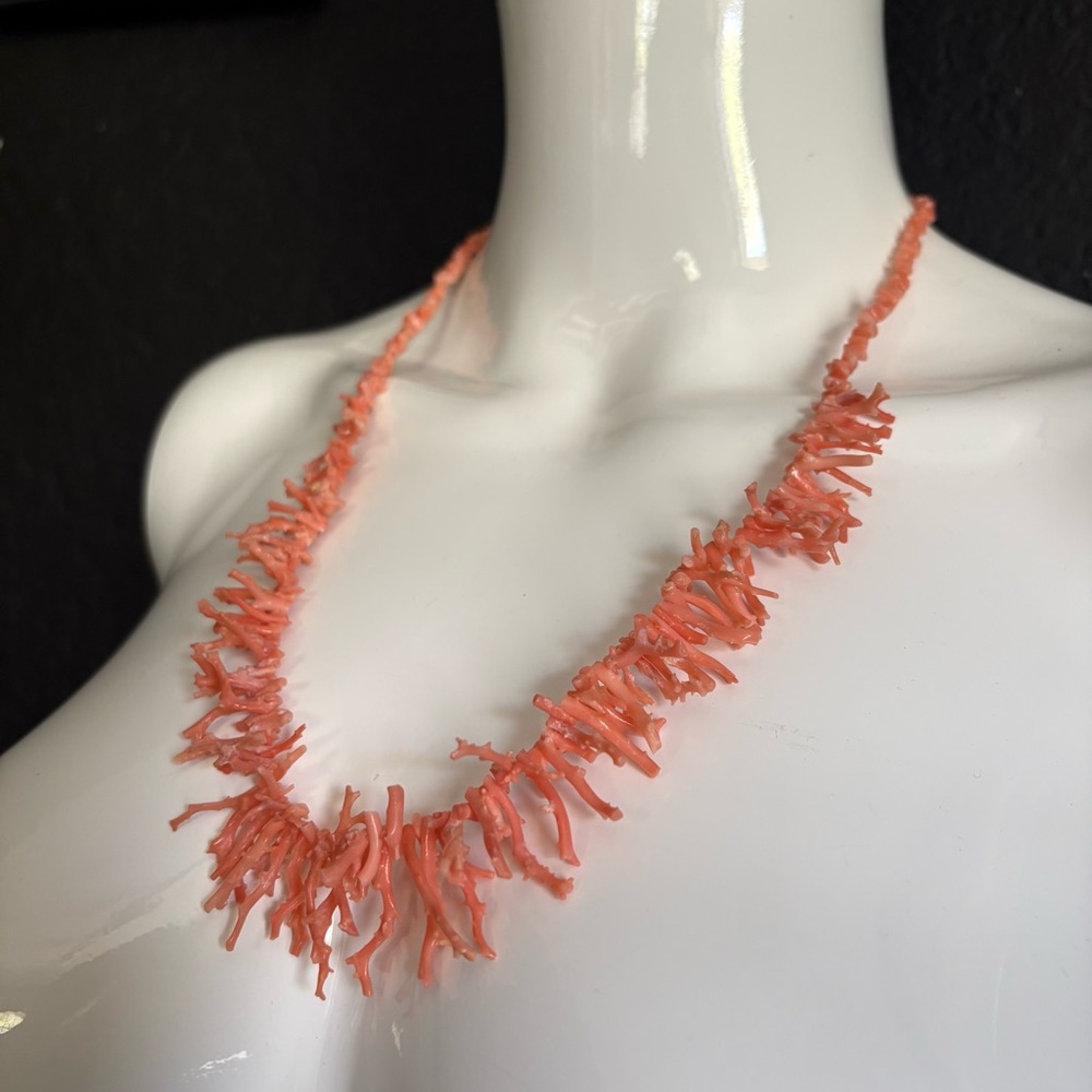 Natural Pink Coral Branch Tendril Necklace Mid Century Modern - Picture 3 of 13